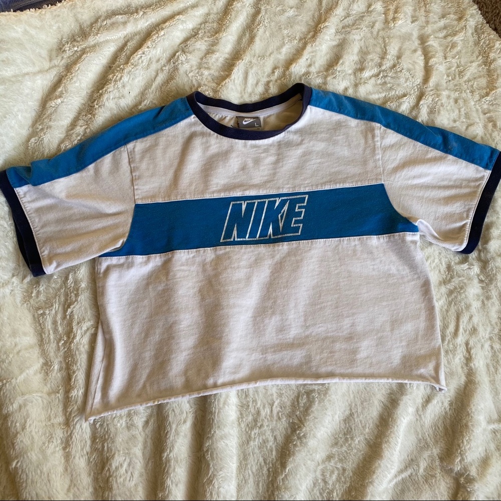 Cropped Nike Shirt